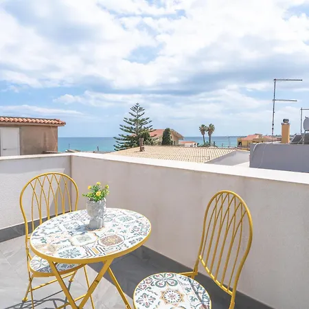 A Due Passi Dal Mare *