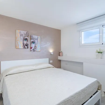 A Due Passi Dal Mare Apartment *